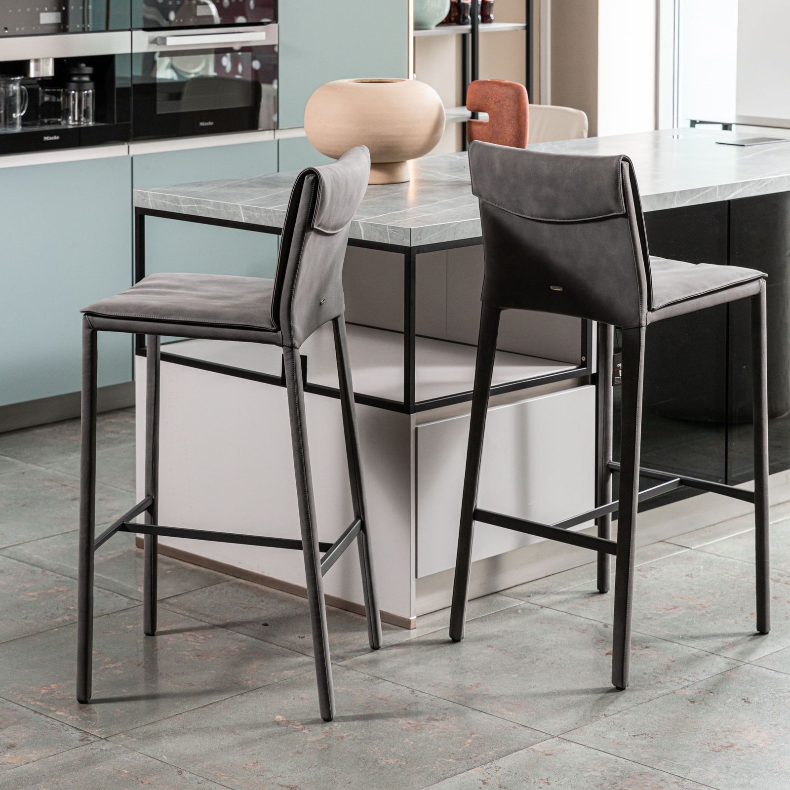 Cattelan Italia Барный стул Isabel B Pelle 940 Navy от Cattelan Italia — в интерьере