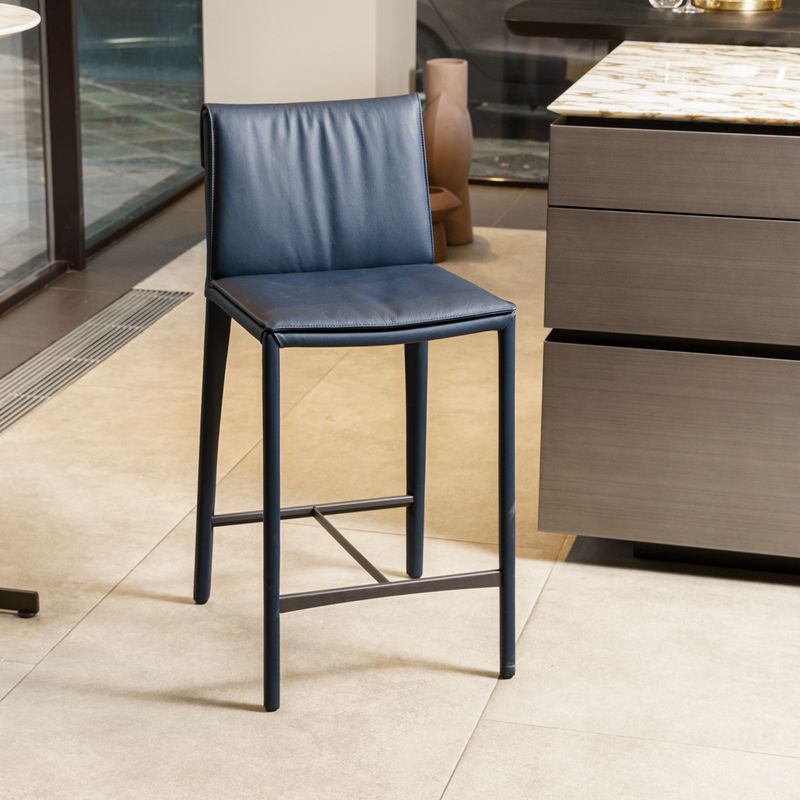 Cattelan Italia Барный стул Isabel B Pelle 940 Navy от Cattelan Italia — в интерьере