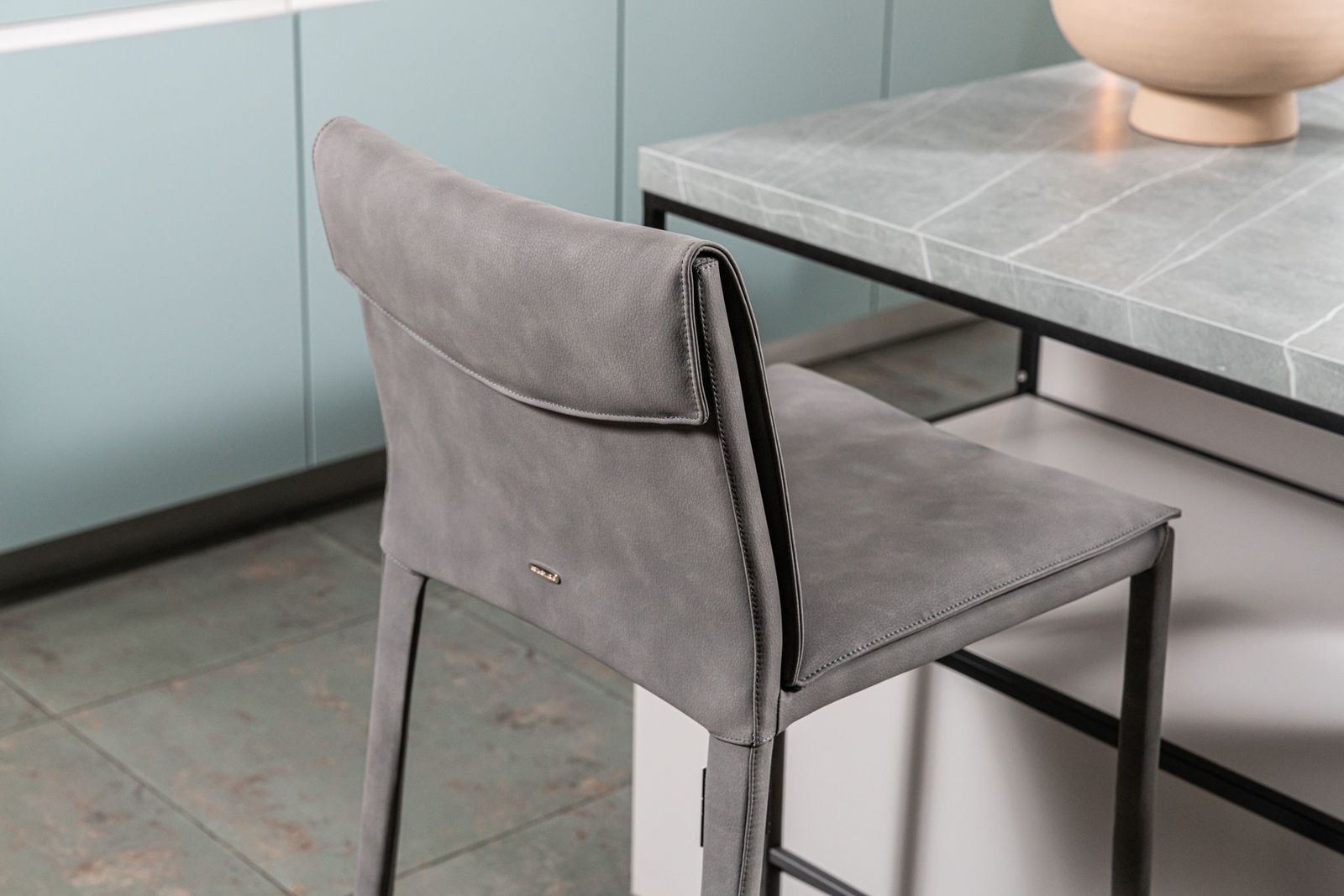 Cattelan Italia Барный стул Isabel B Pelle 940 Navy от Cattelan Italia — в интерьере