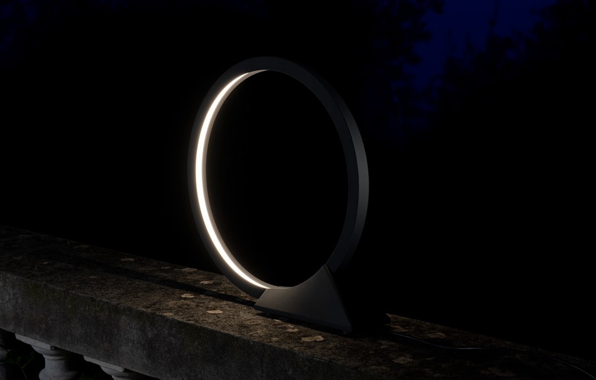 Artemide Настольная лампа "O" от Artemide — в интерьере