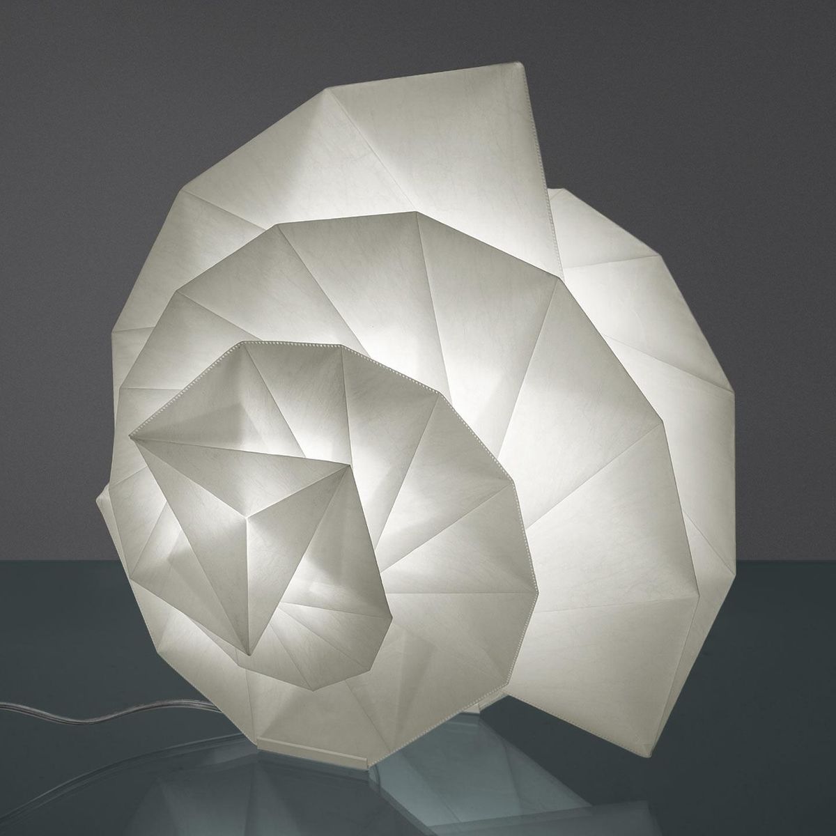 Artemide Настольная лампа Mendori от Artemide — в интерьере