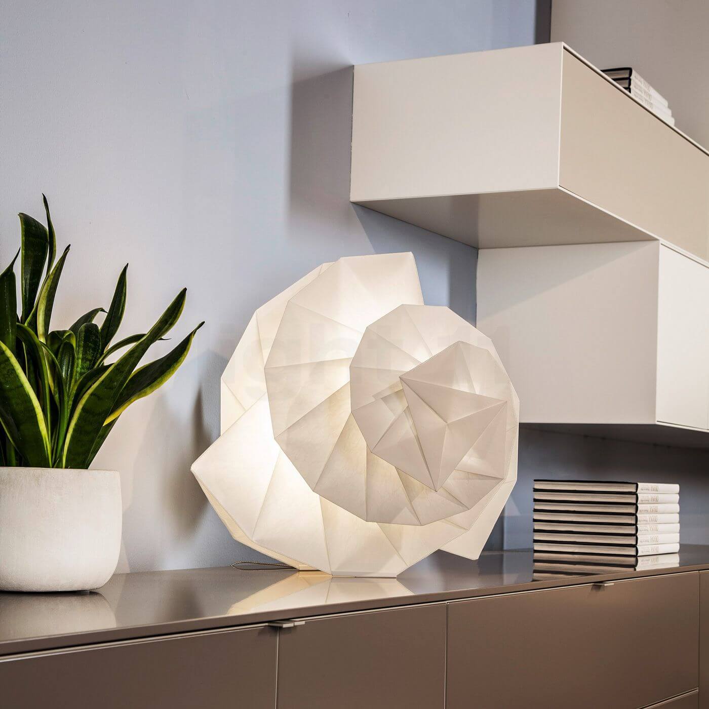 Artemide Настольная лампа Mendori от Artemide — в интерьере