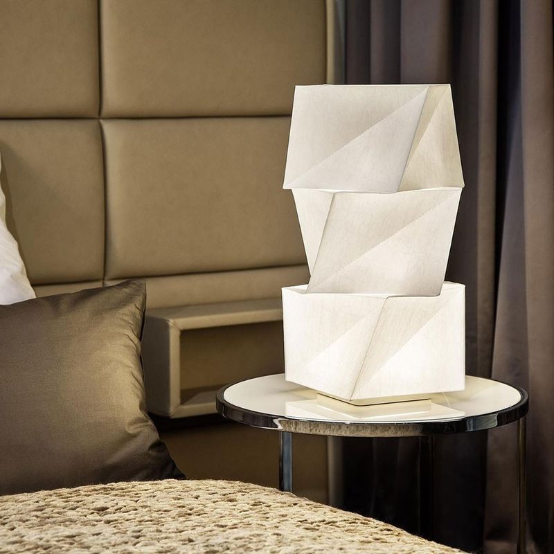 Artemide Настольная лампа Mogura от Artemide — в интерьере