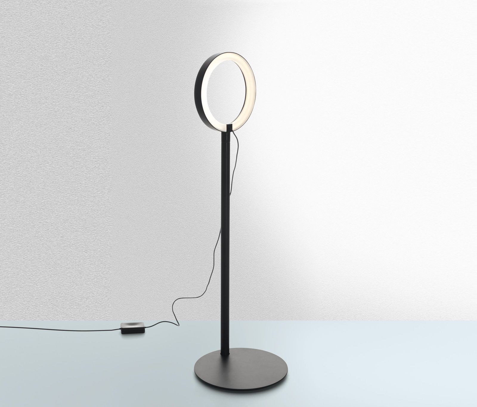 Artemide Настольная лампа Ipparco от Artemide — в интерьере