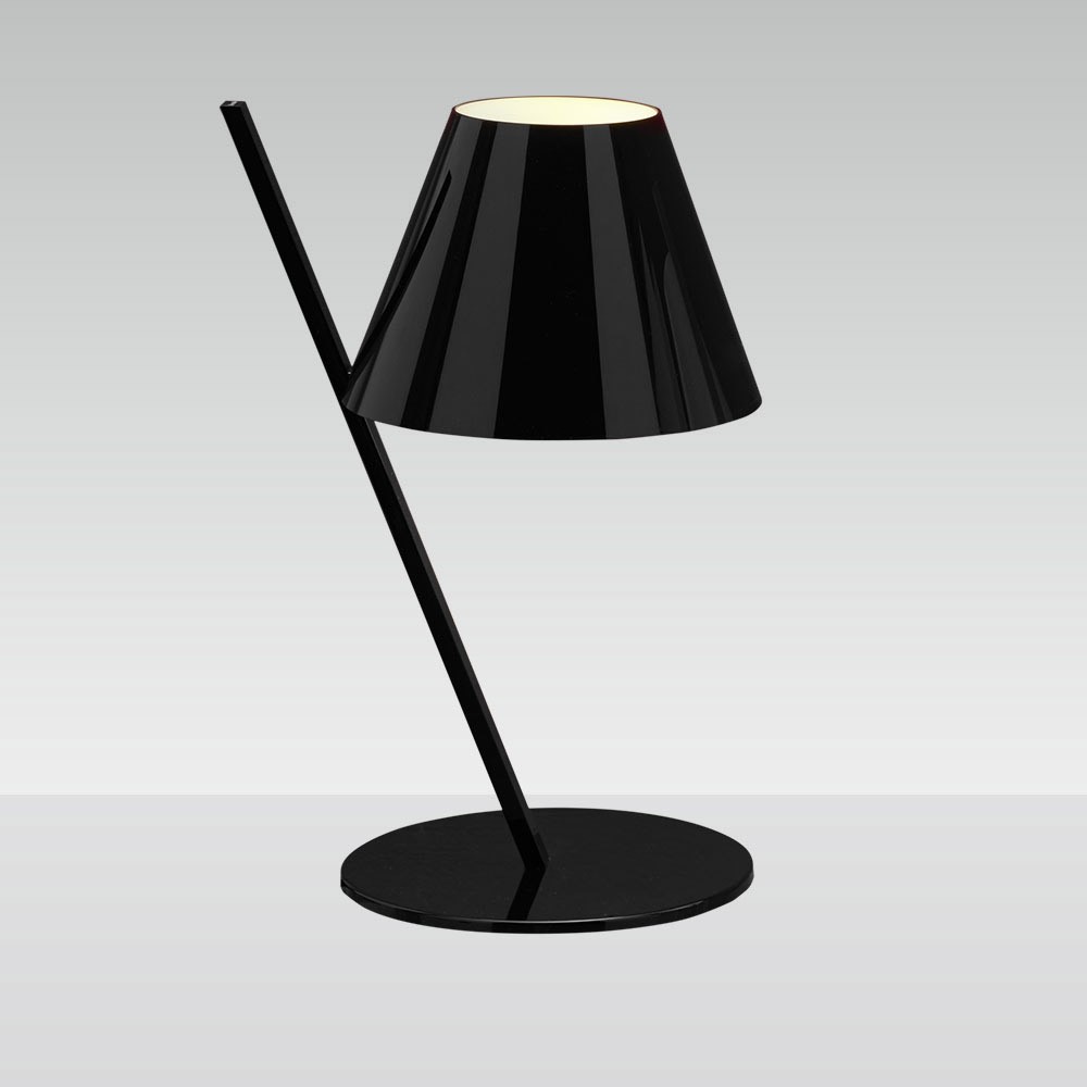 Artemide Настольная лампа La Petite от Artemide — в интерьере