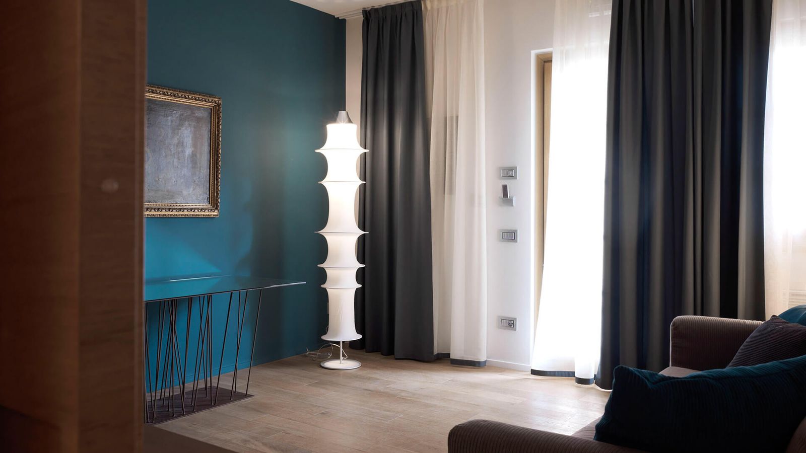 Artemide Торшер Falkland от Artemide — в интерьере