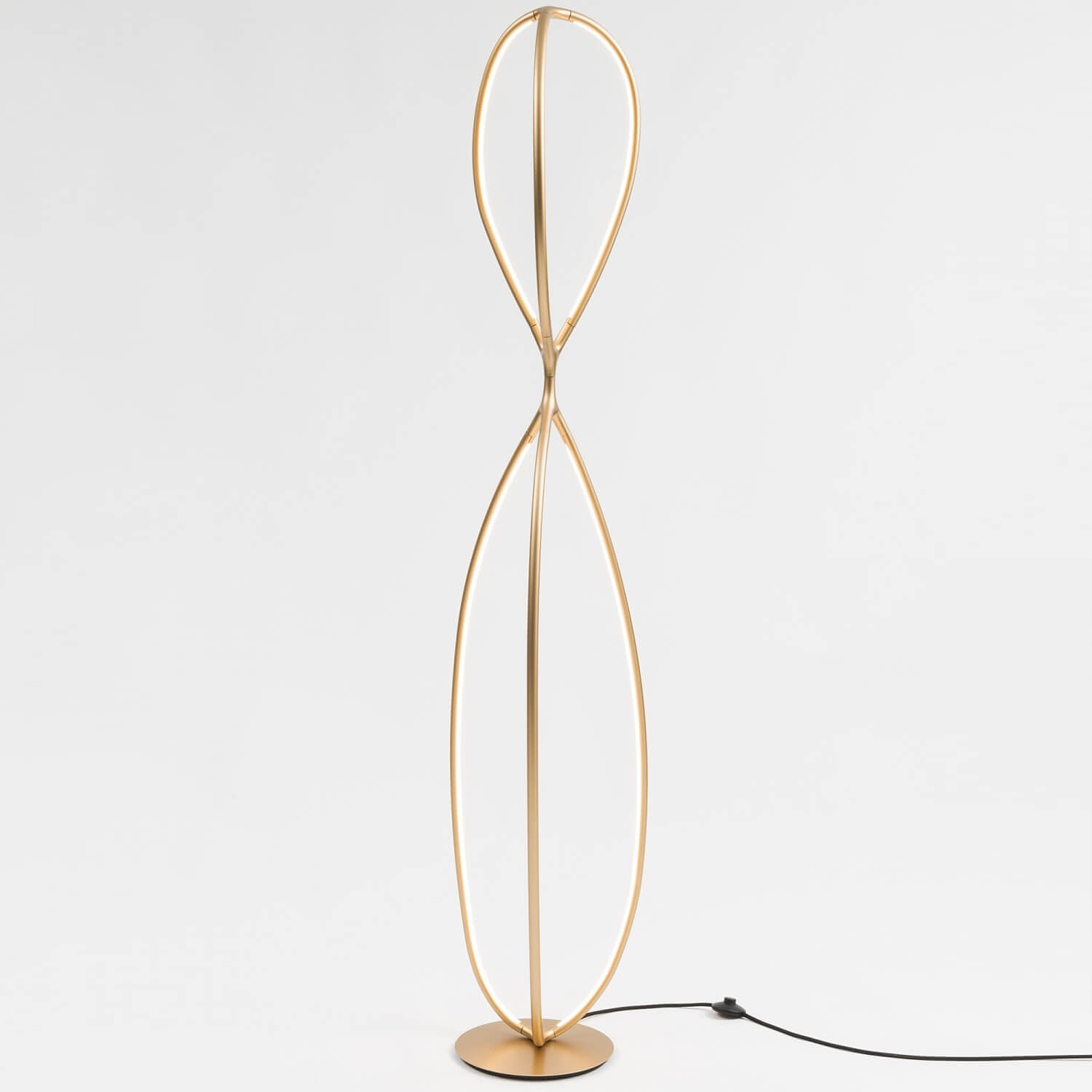 Artemide Торшер Arrival от Artemide — в интерьере