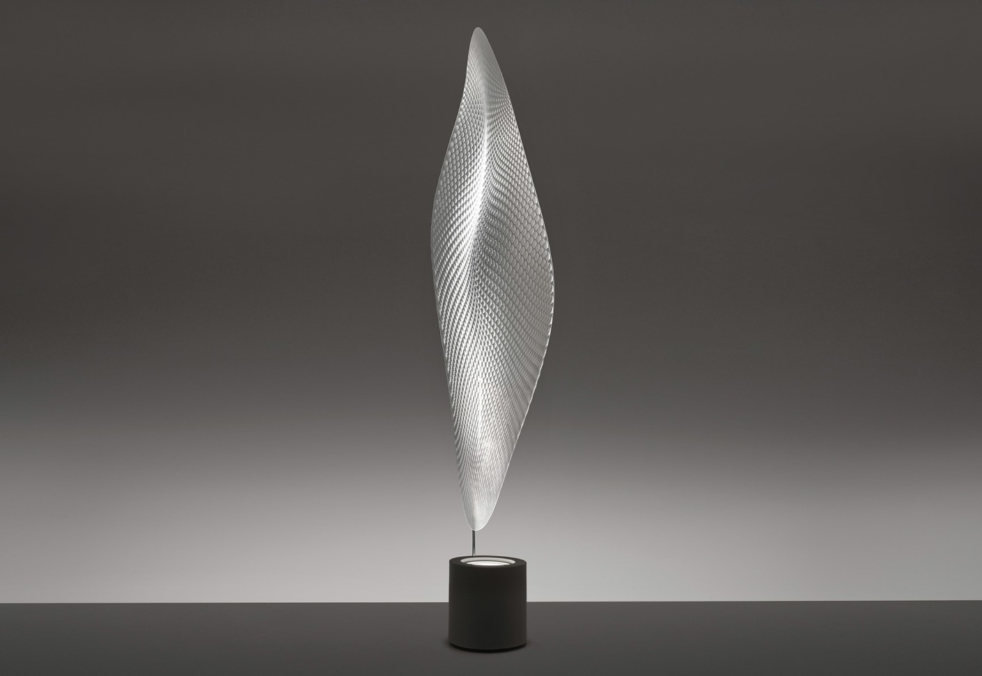 Artemide Торшер Cosmic от Artemide — в интерьере
