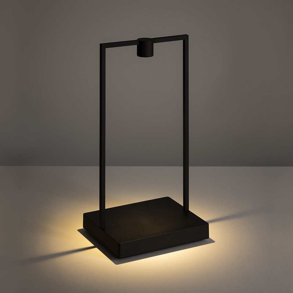 Artemide Настольная лампа Curiosity от Artemide — в интерьере