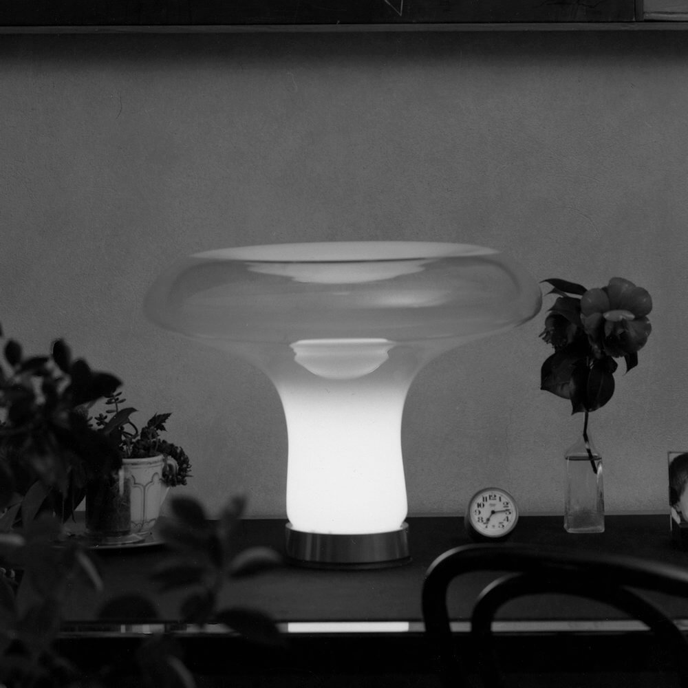 Artemide Настольная лампа Lesbo от Artemide — в интерьере