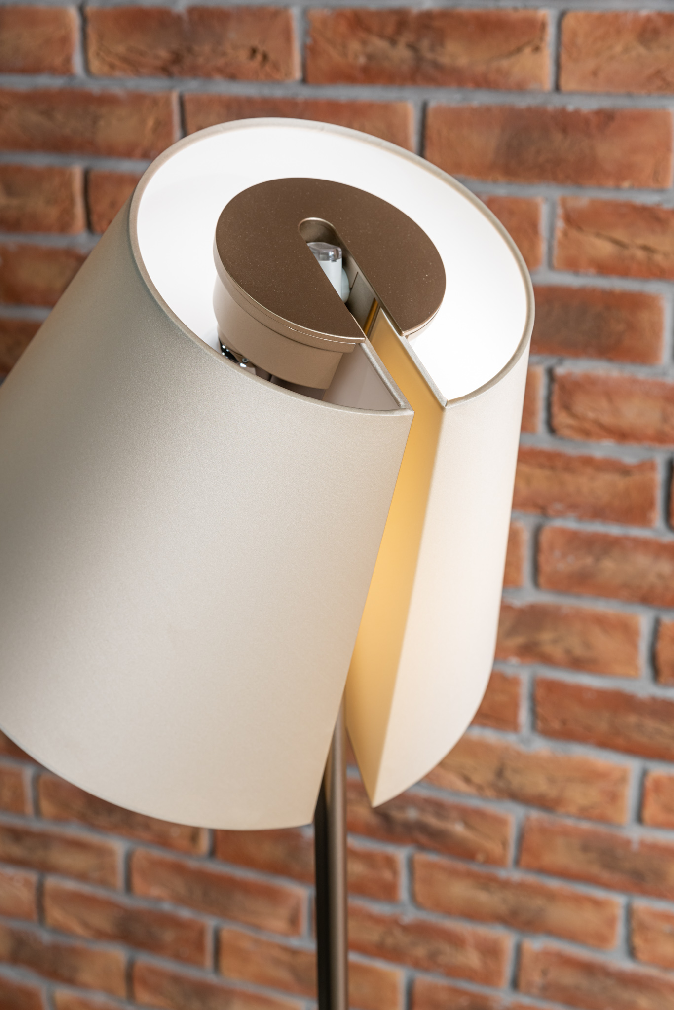 Artemide Торшер Melampo от Artemide — в интерьере