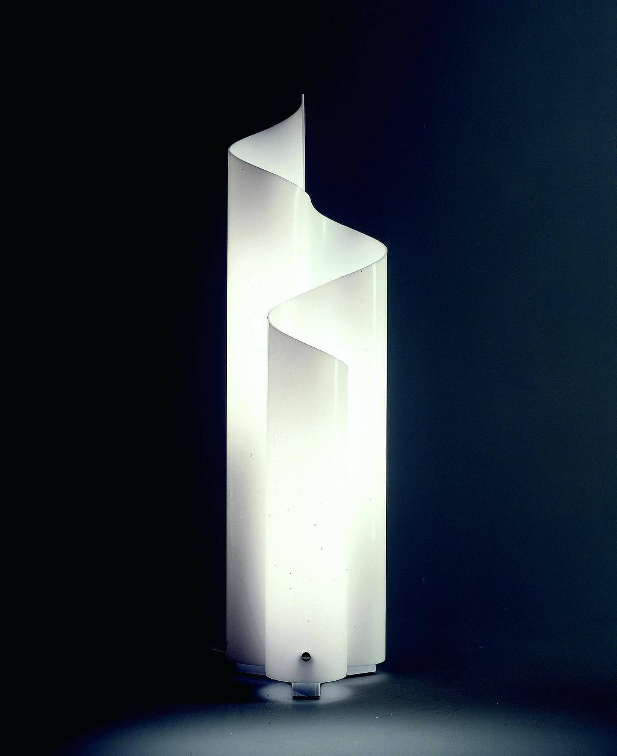 Artemide Настольная лампа Mezzachimera от Artemide — в интерьере