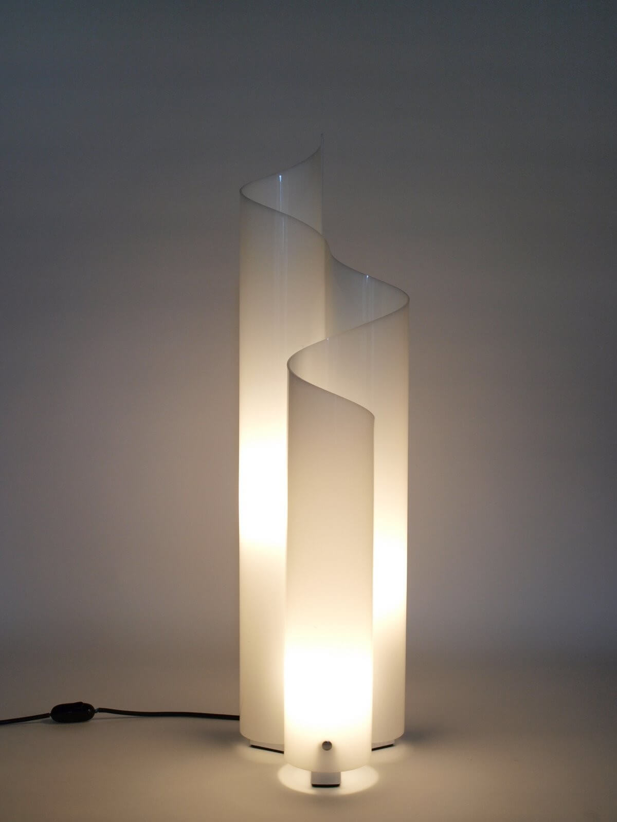 Artemide Настольная лампа Mezzachimera от Artemide — в интерьере