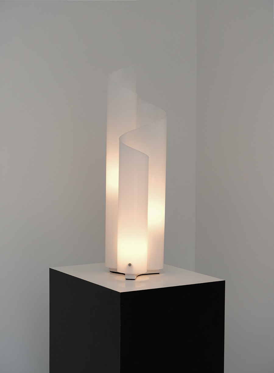 Artemide Настольная лампа Mezzachimera от Artemide — в интерьере