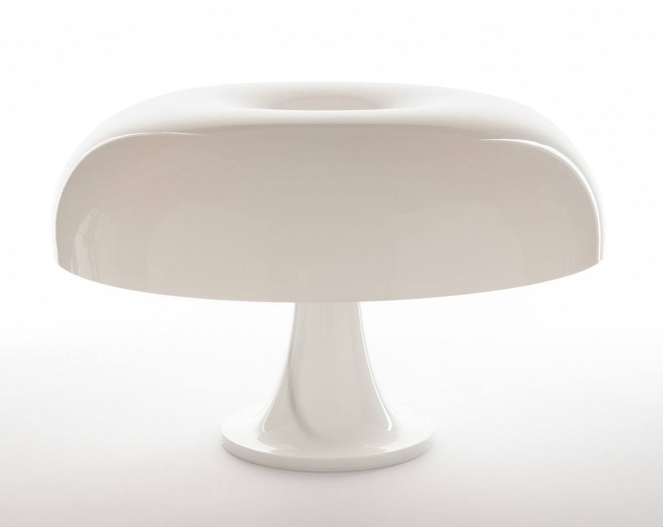 Artemide Настольная лампа Nesso от Artemide — в интерьере