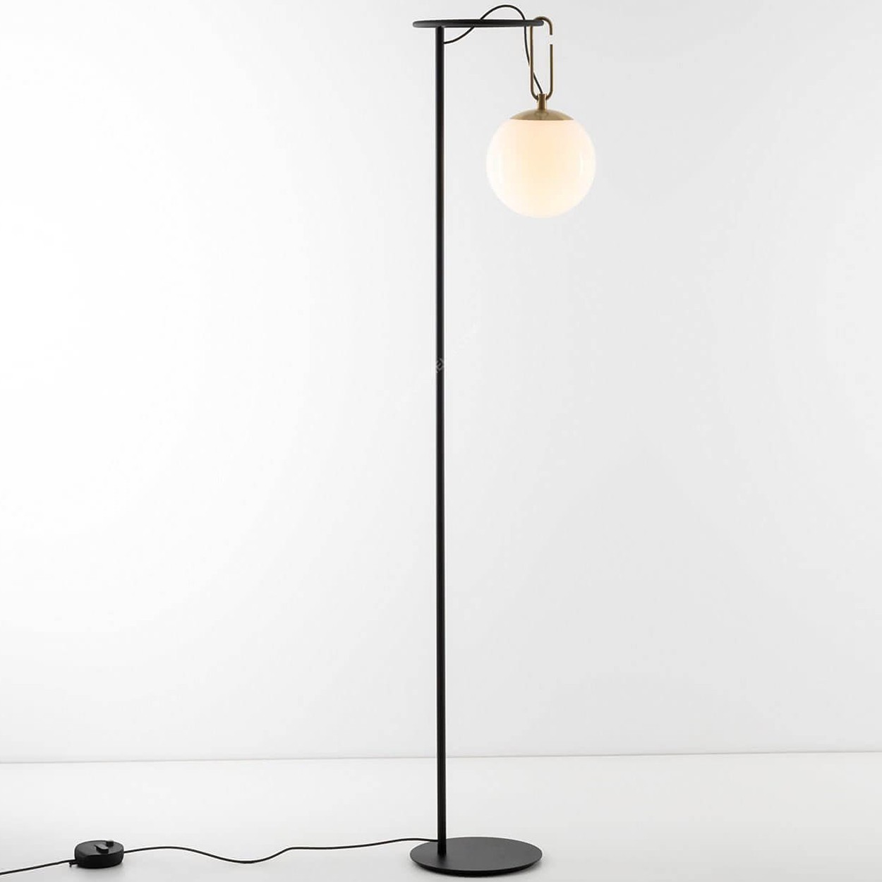 Artemide Торшер nh от Artemide — в интерьере