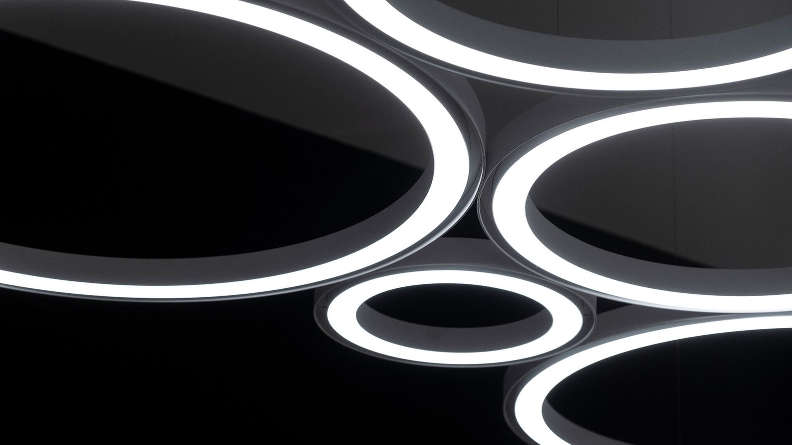 Artemide Люстра Ripple от Artemide — в интерьере