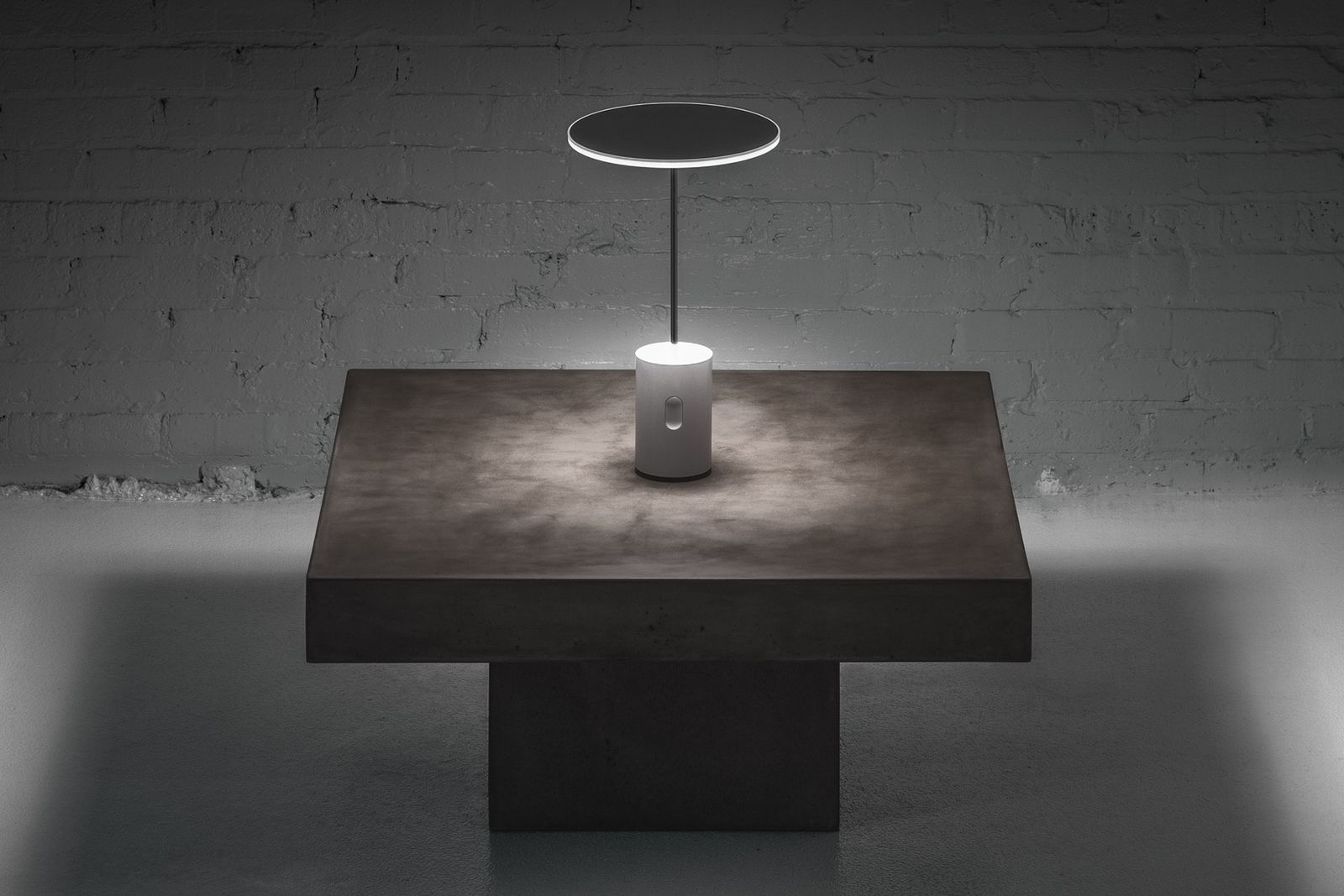 Artemide Настольная лампа Sisifo от Artemide — в интерьере