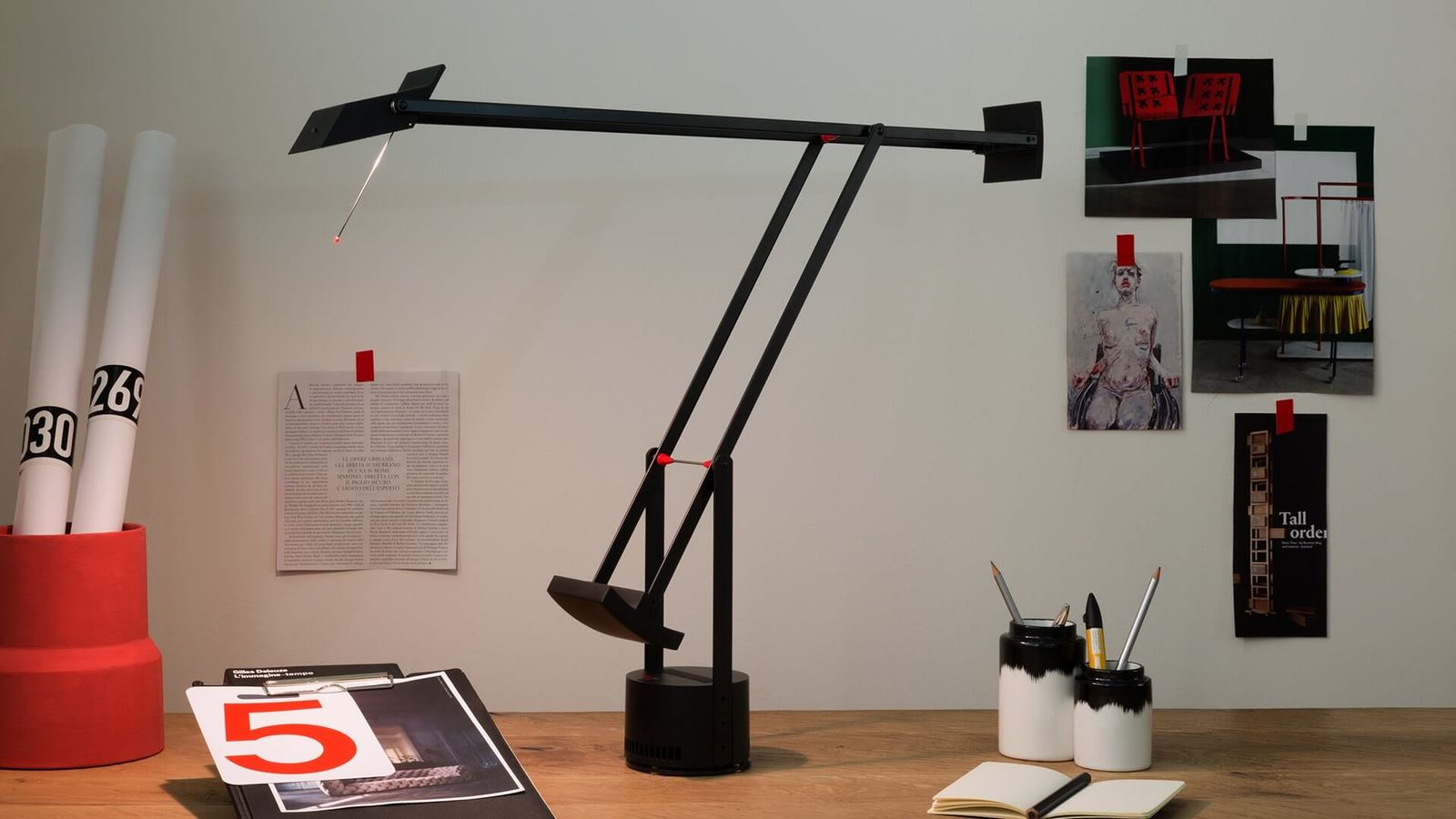 Artemide Настольная лампа Tizio от Artemide — в интерьере