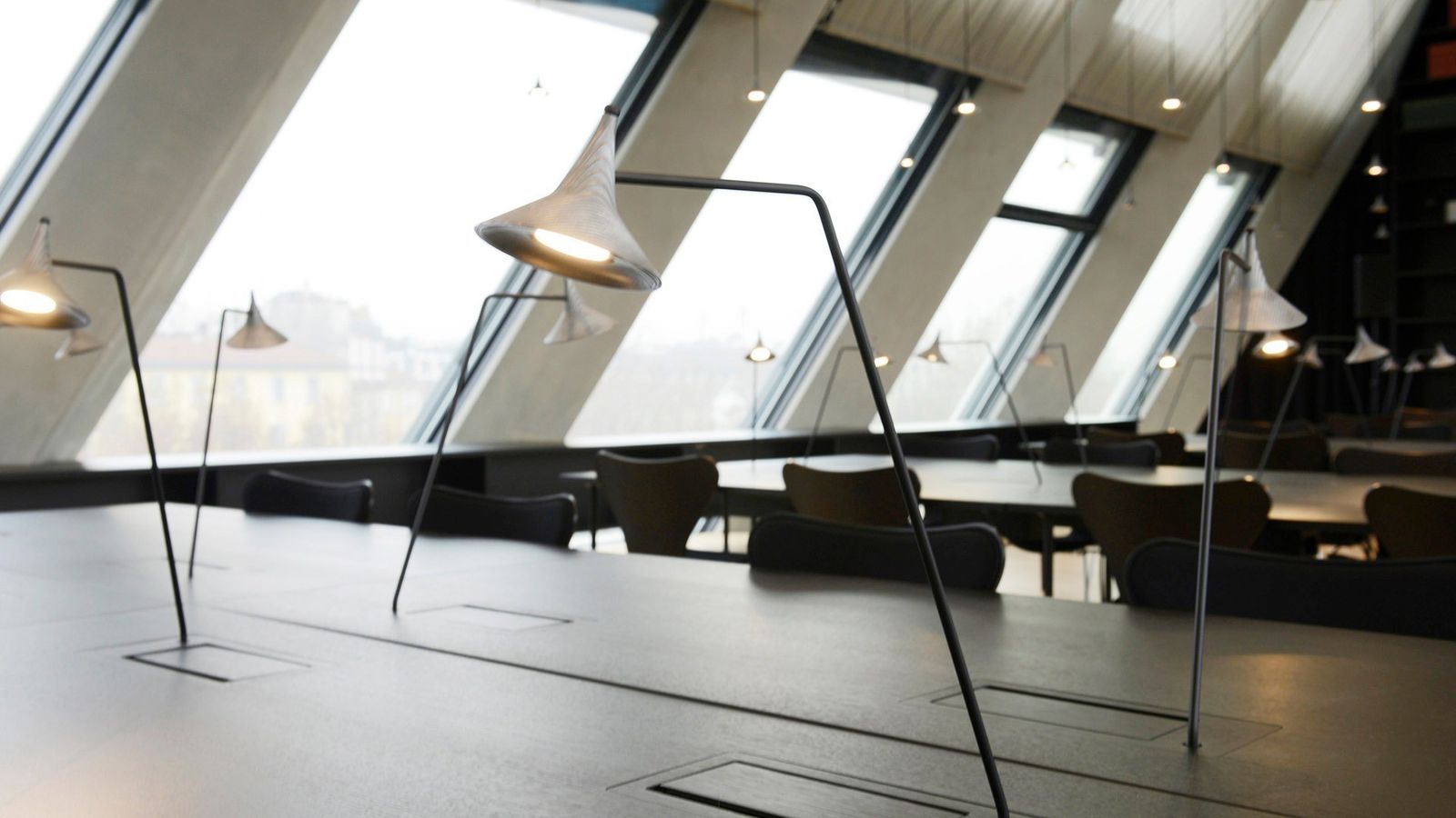 Artemide Настольная лампа Unterlinden от Artemide — в интерьере