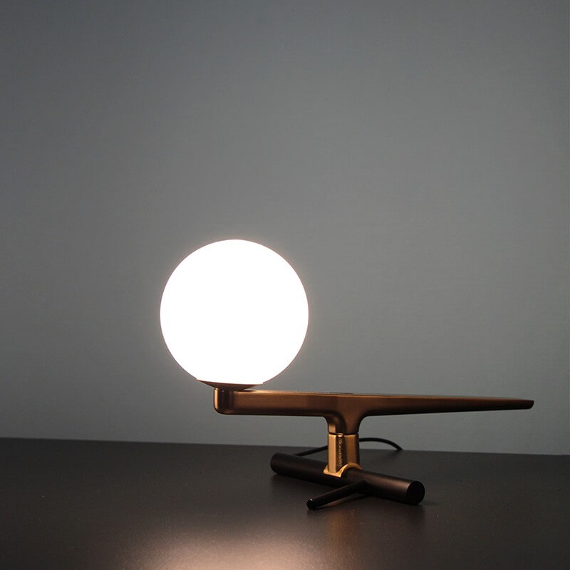 Artemide Настольная лампа Yanzi от Artemide — в интерьере
