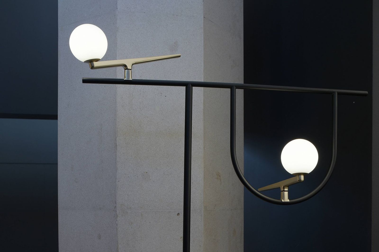 Artemide Торшер Yanzi от Artemide — в интерьере