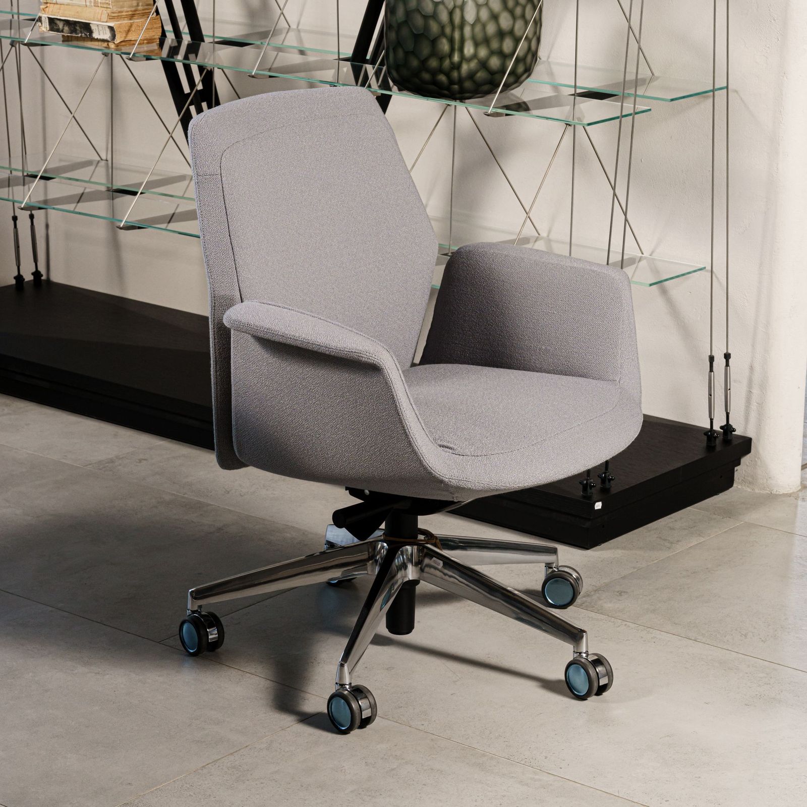 Poltrona Frau Кресло Downtown Managerial Kvadrat Vidar 133 от Poltrona Frau — в интерьере