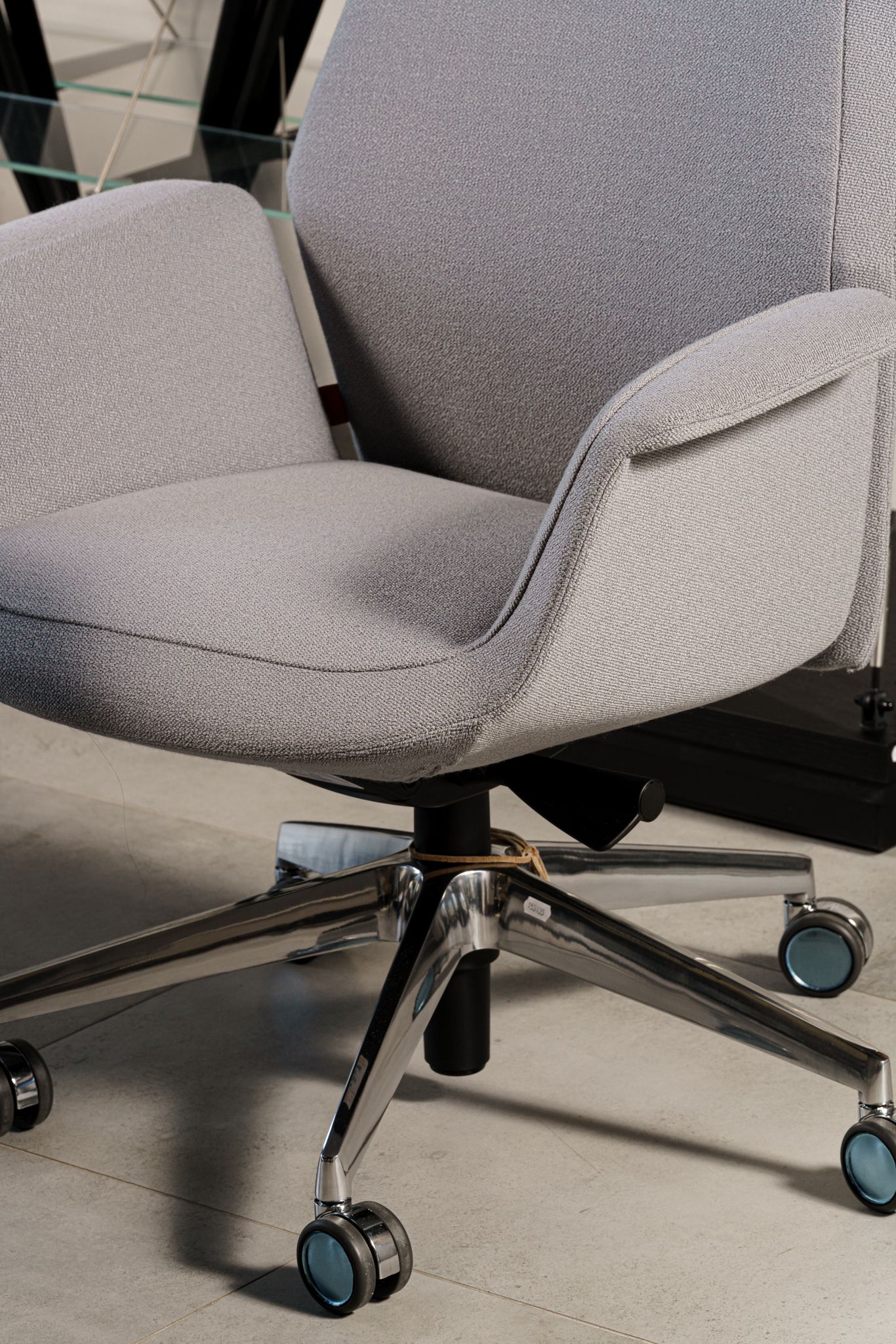 Poltrona Frau Кресло Downtown Managerial Kvadrat Vidar 133 от Poltrona Frau — в интерьере