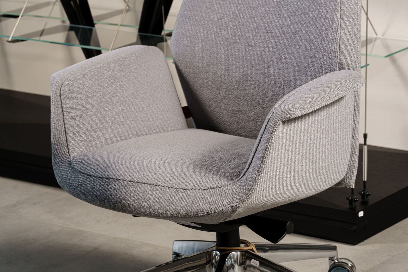 Poltrona Frau Кресло Downtown Managerial Kvadrat Vidar 133 от Poltrona Frau — в интерьере