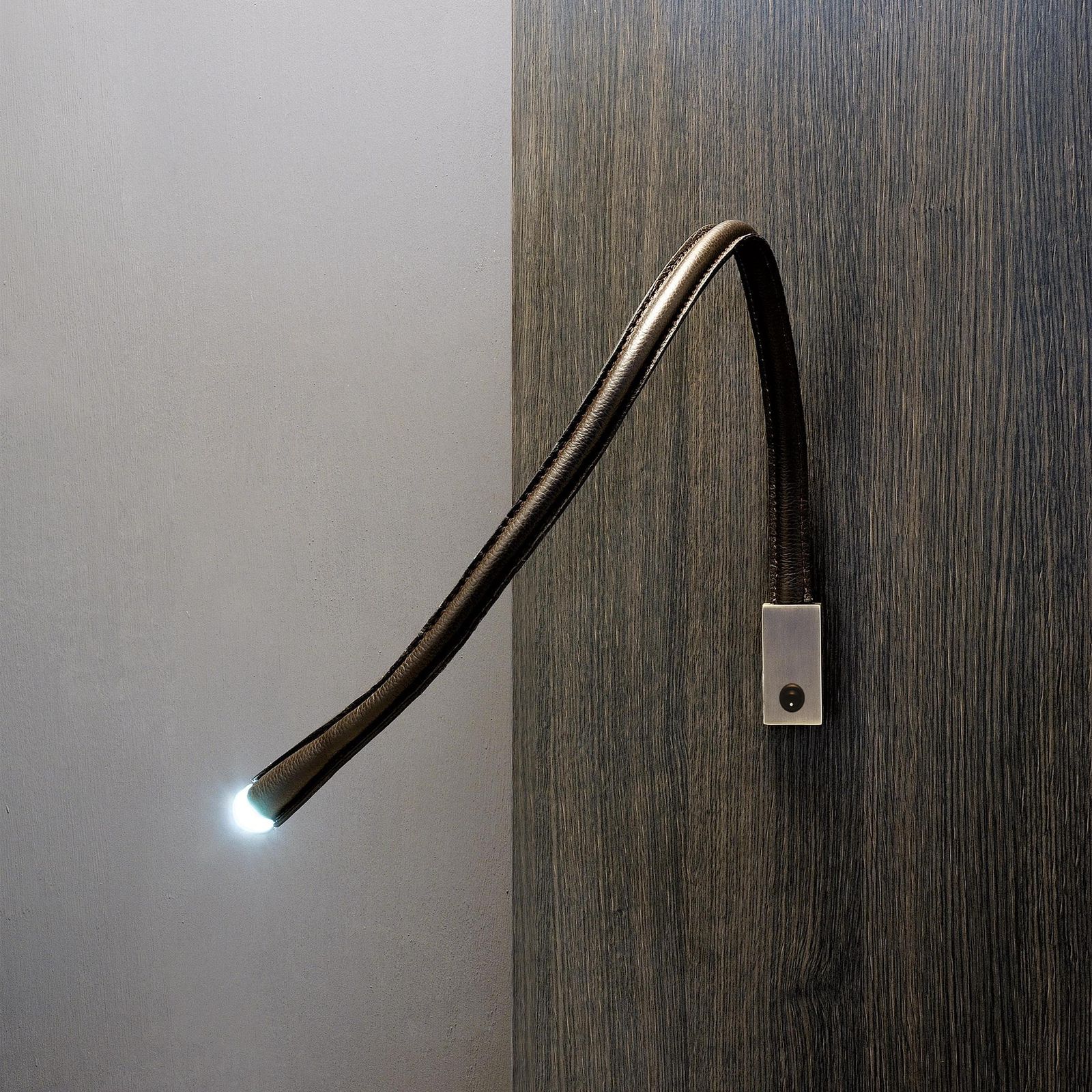 Contardi Бра Flexiled Ap black leather/satin nickel от Contardi — в интерьере