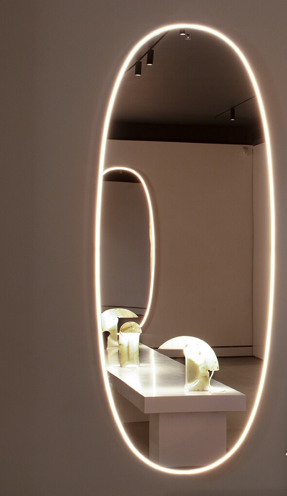 Flos Зеркало с подсветкой F1050000 от Flos — в интерьере