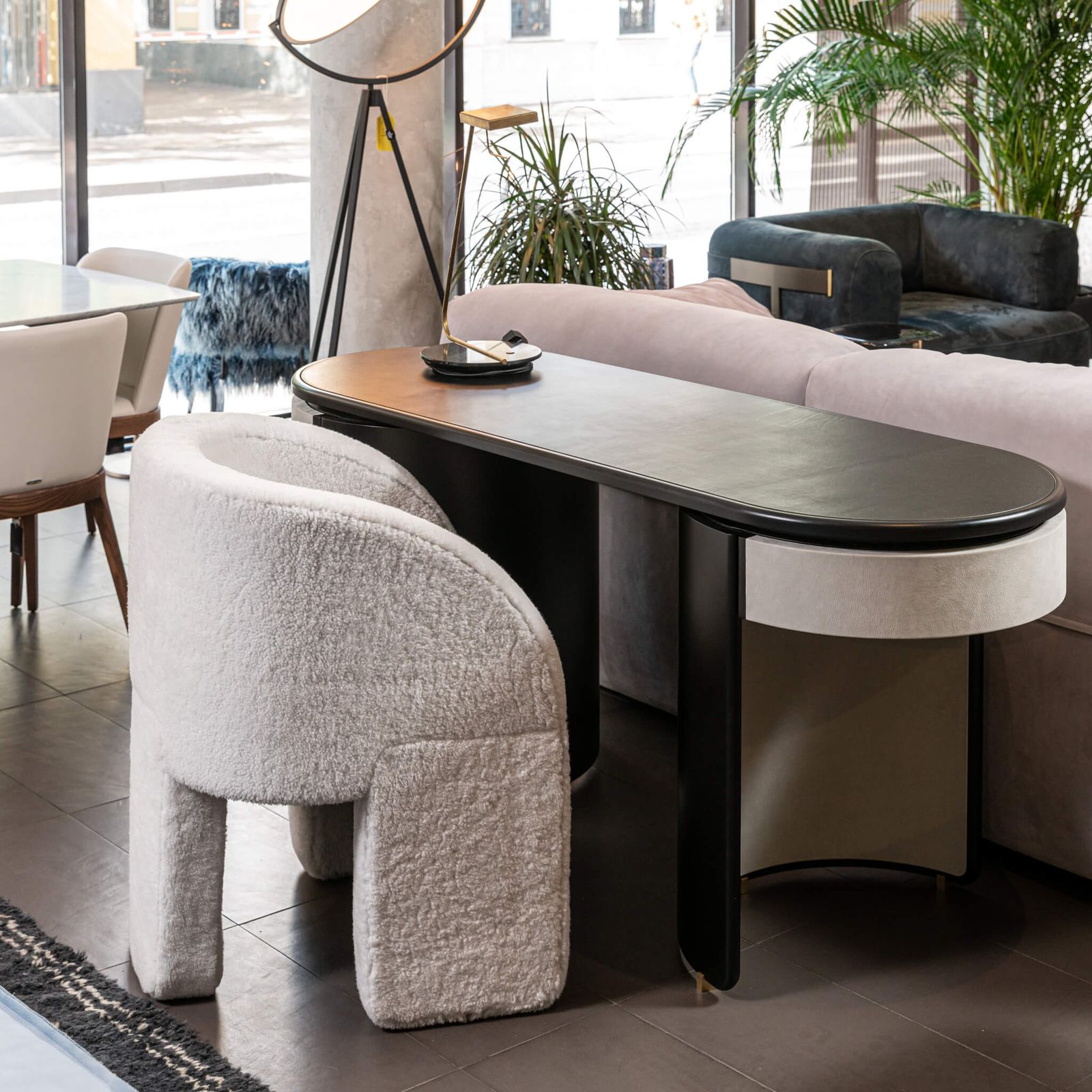 Baxter Кресло Lazy Bones Lounge natural mouton от Baxter — в интерьере