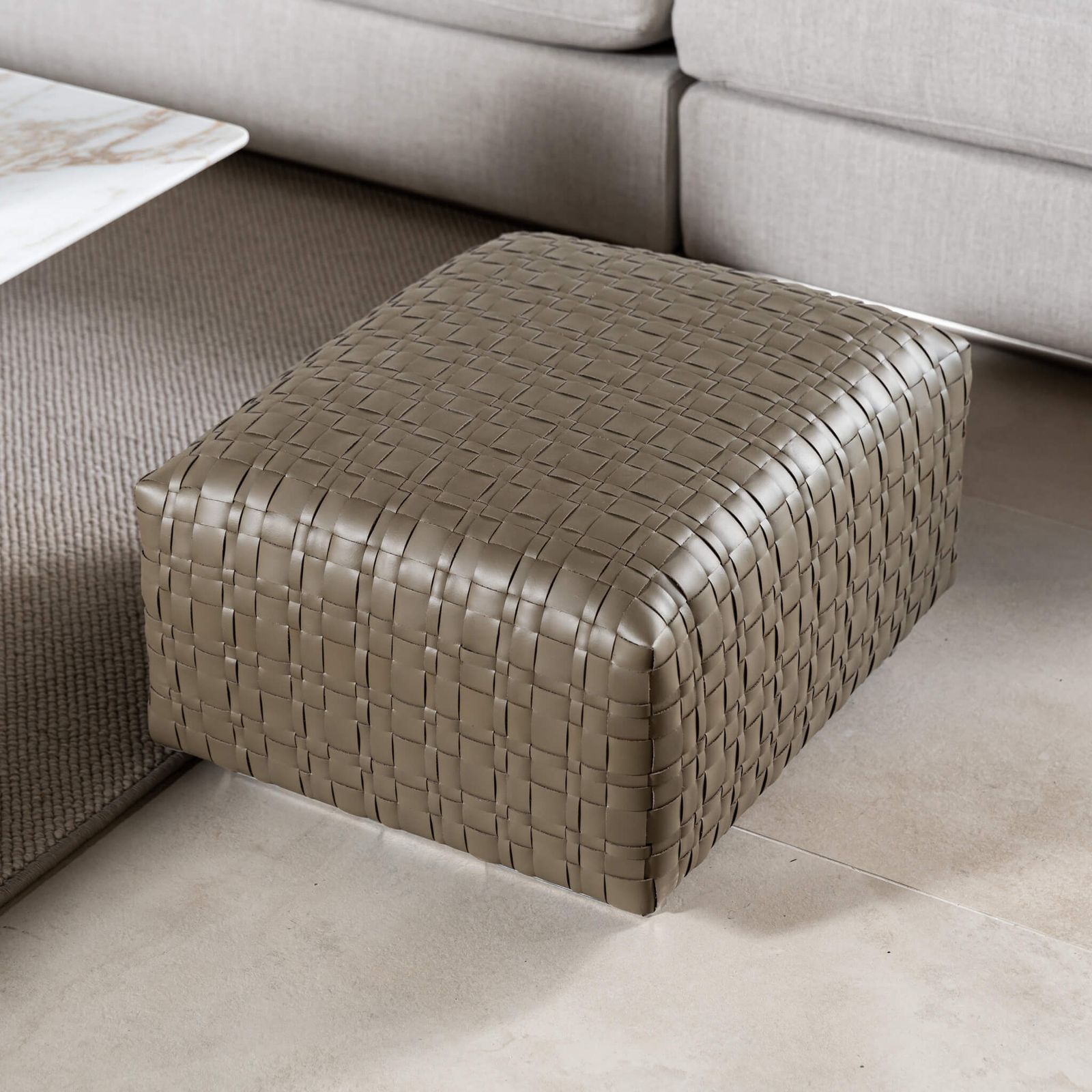 Flexform Пуф Bangkok 60*50 Olive от Flexform — в интерьере