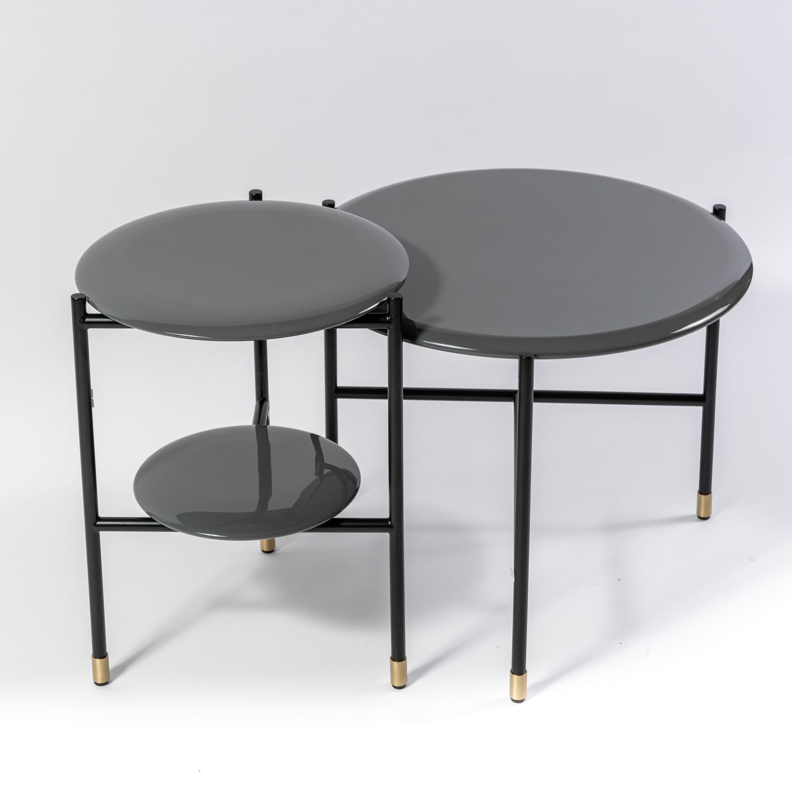 Meridiani Журнальный столик Adrian 50*50*h40 серый лак Elephant от Meridiani — в интерьере
