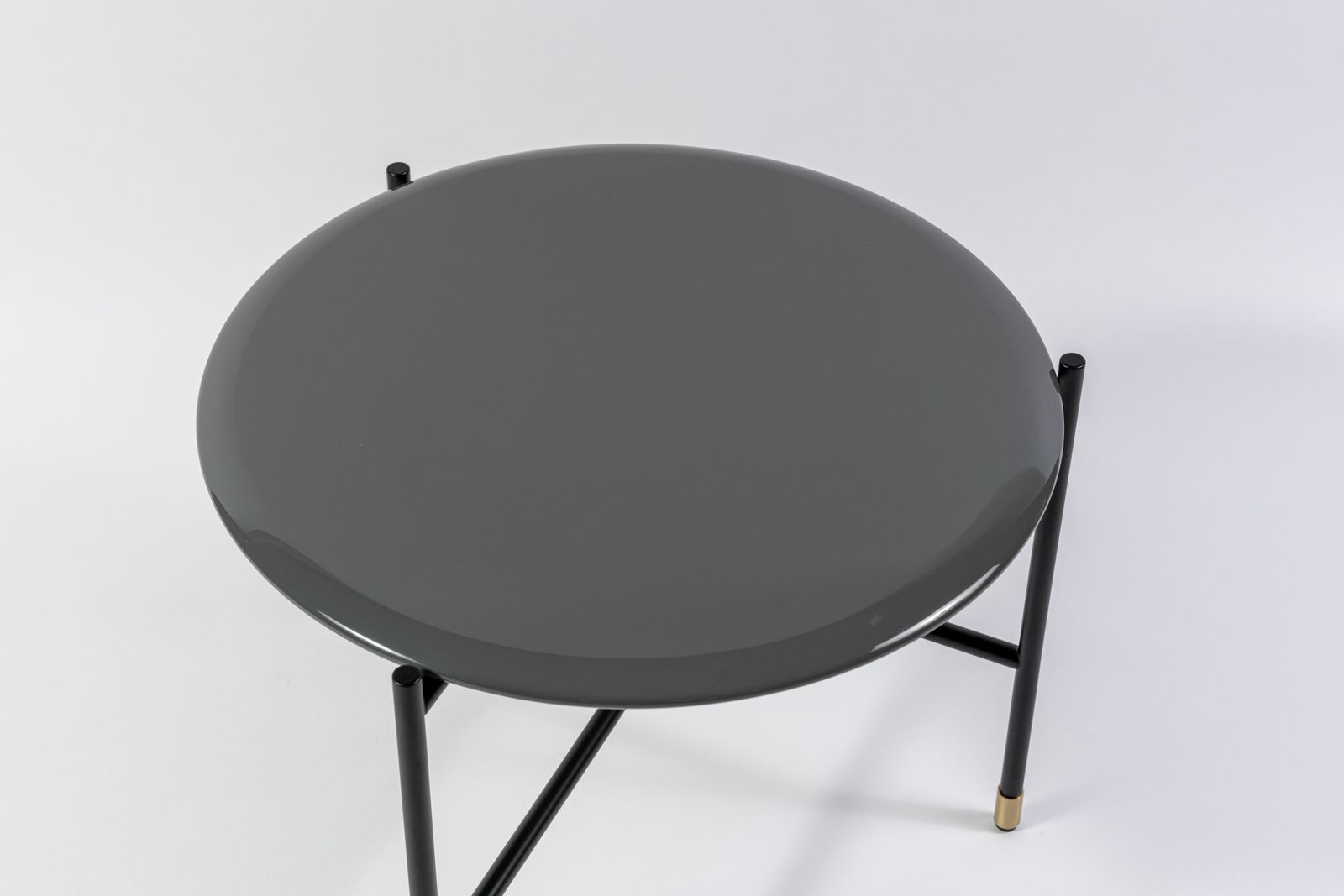 Meridiani Журнальный столик Adrian 50*50*h40 серый лак Elephant от Meridiani — в интерьере