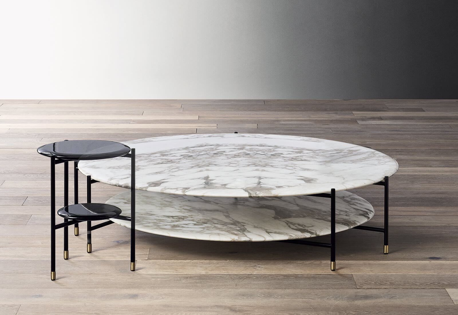 Meridiani Журнальный столик Adrian 50*50*h40 серый лак Elephant от Meridiani — в интерьере