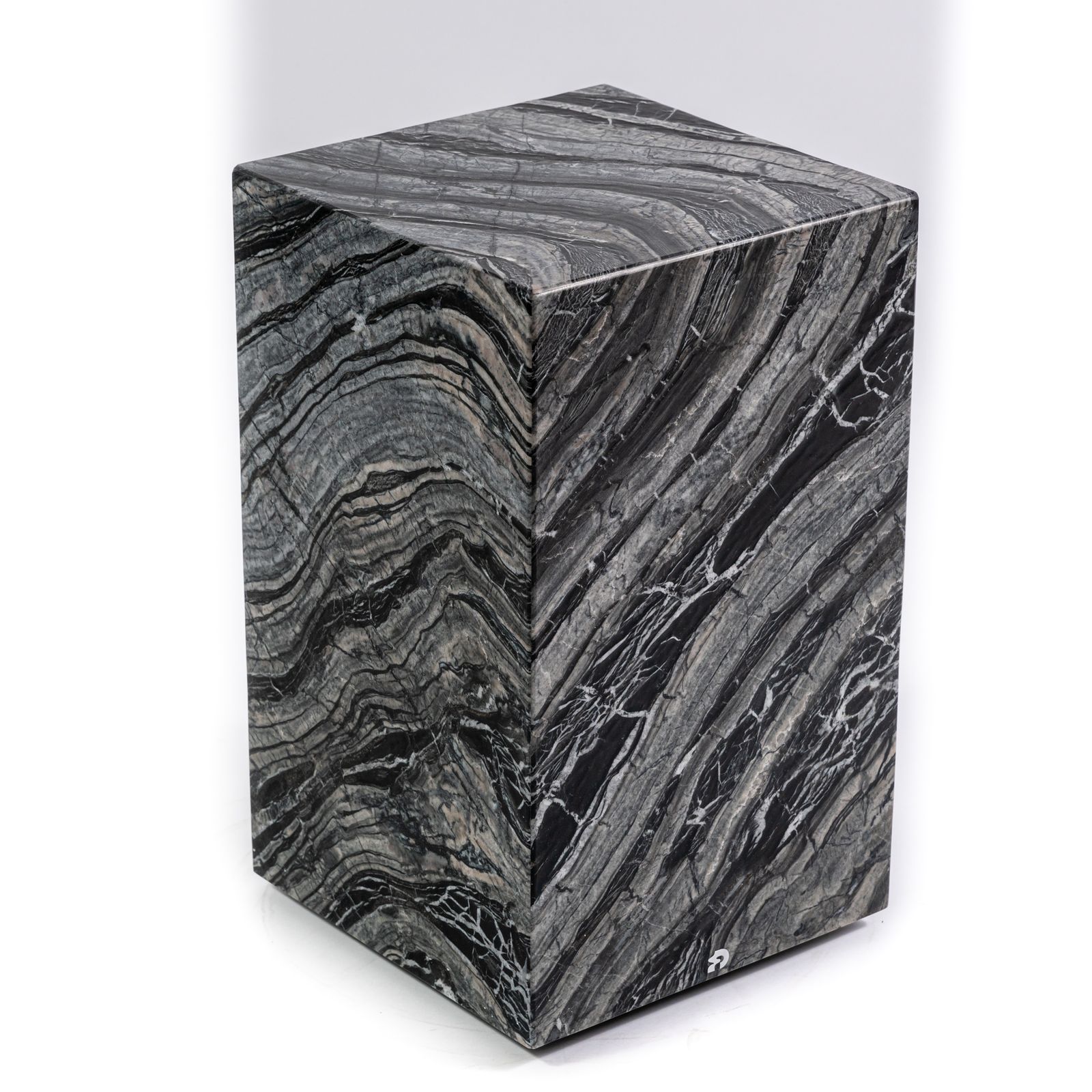 Draenert Столик на колесиках Qbic 1365 silver wave 30*30*50 от Draenert — в интерьере