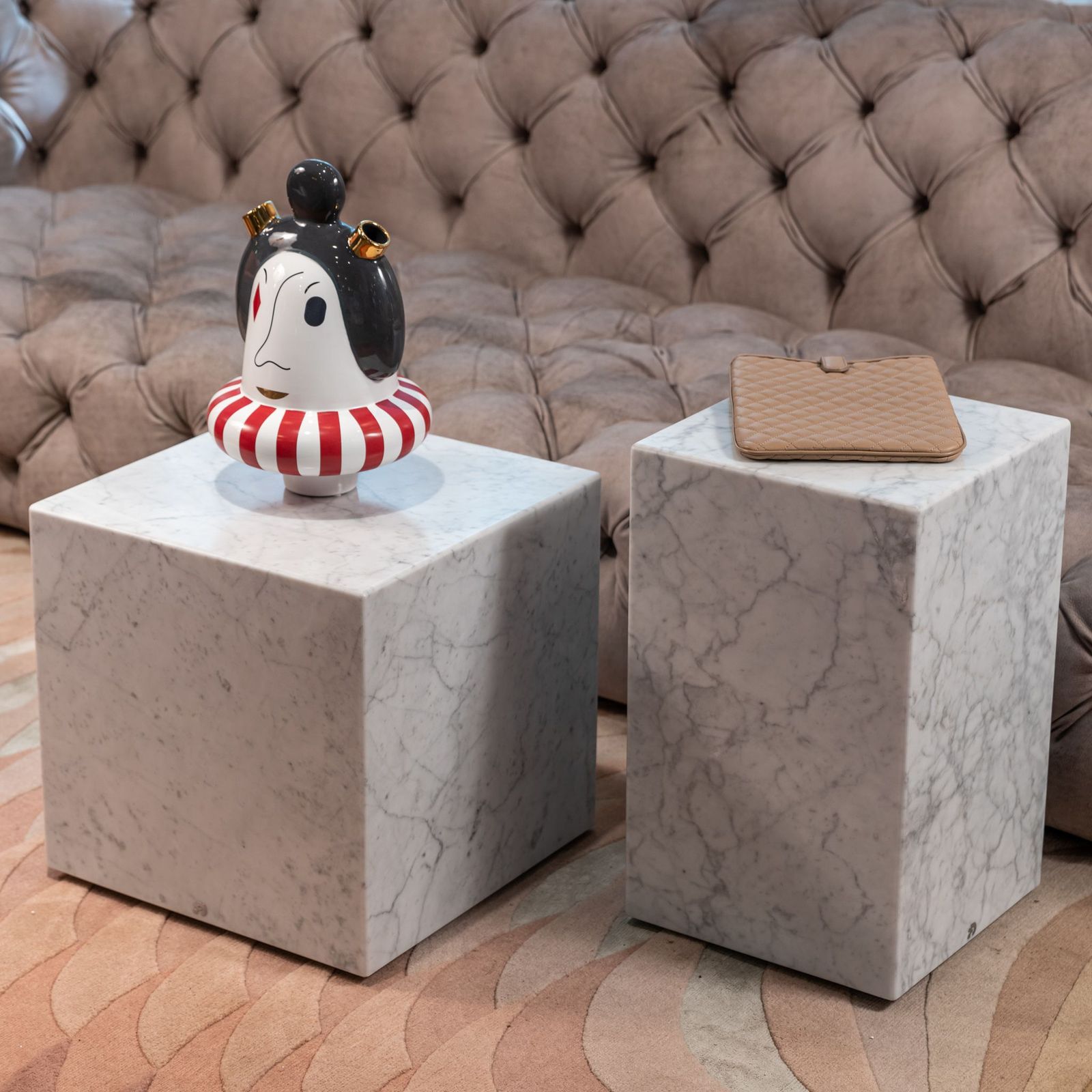 Draenert Столик на колесиках Qbic 1365 stone carrara 40*40*40 от Draenert — в интерьере