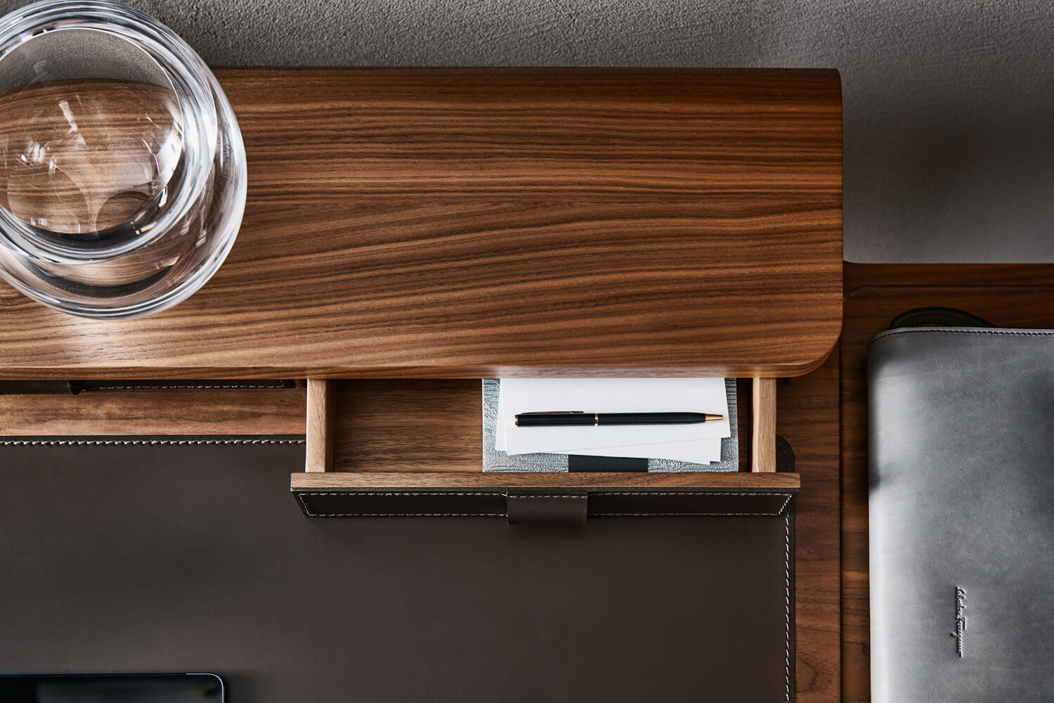 Molteni&C Письменный стол Note от Molteni & C — в интерьере