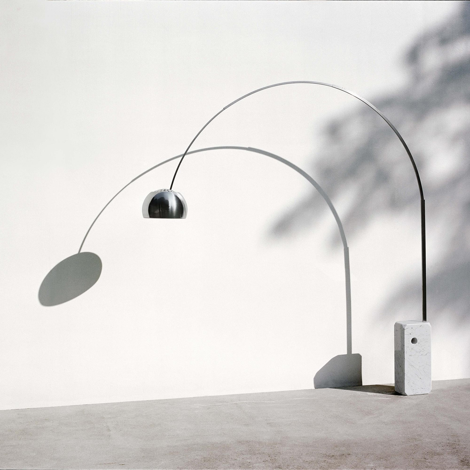 Flos Торшер Arco LED F0303000 от Flos — в интерьере