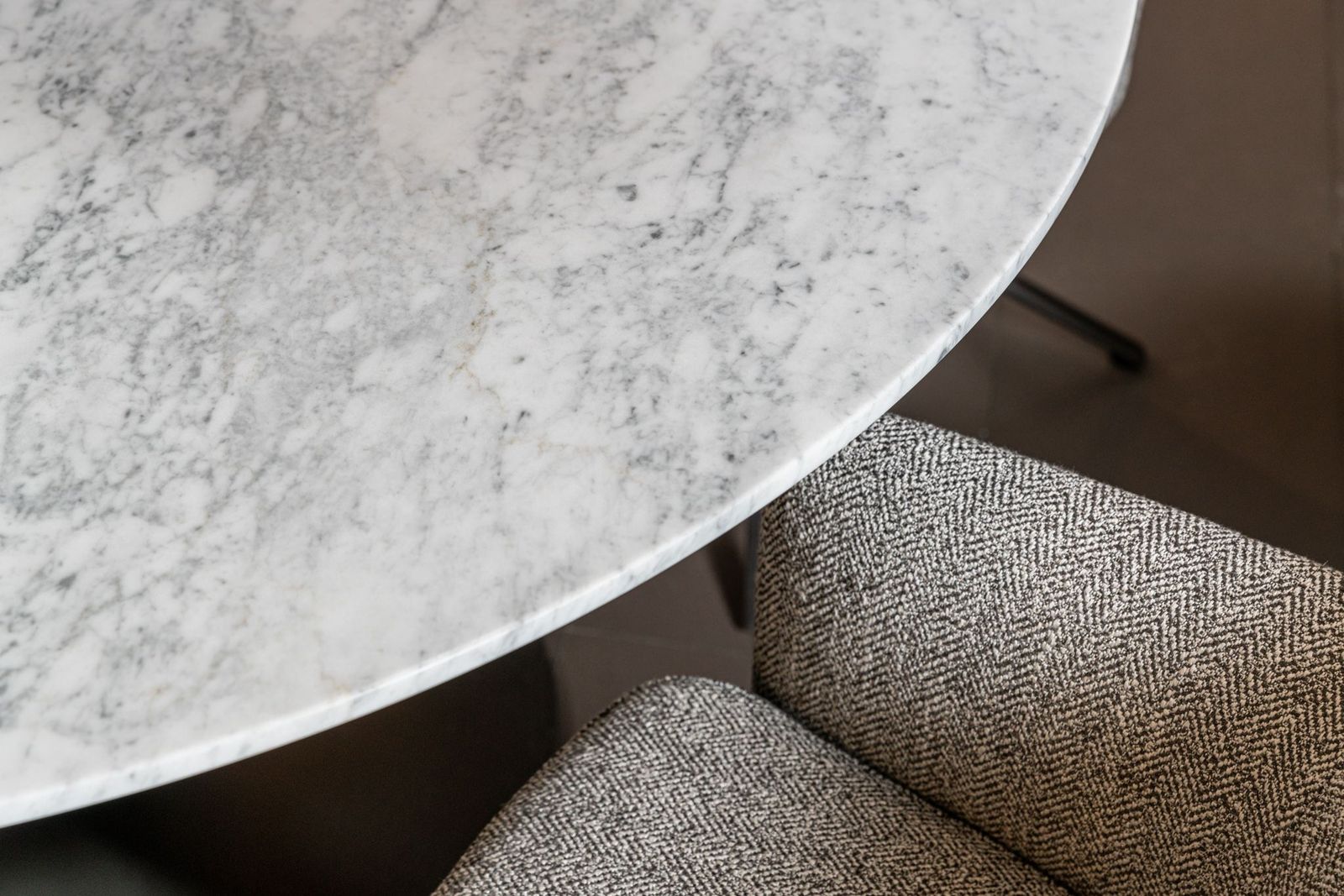 Poliform Стол Flute Carrara gloss 125 от Poliform — в интерьере