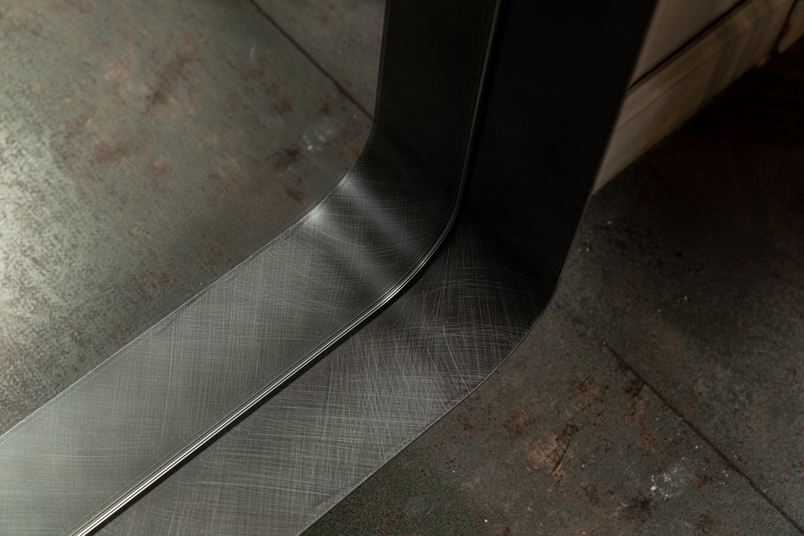 Cattelan Italia Зеркало Wish S 80*190 Brushed Grey от Cattelan Italia — в интерьере
