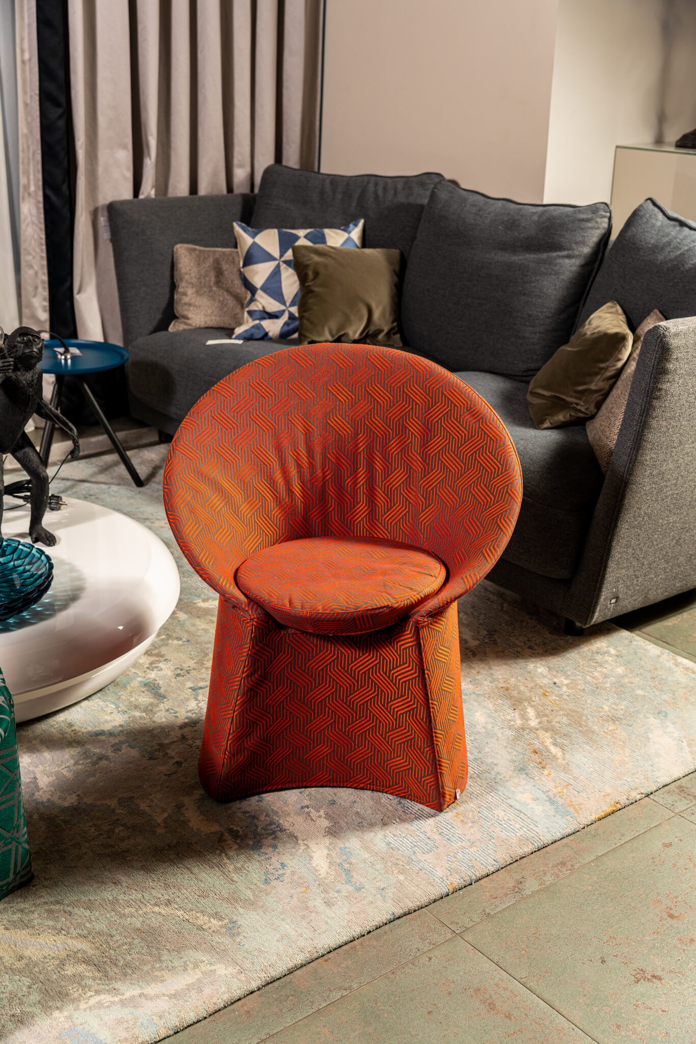 Flou Кресло Remy Sun Diego Pumpkin 530 от Flou — в интерьере