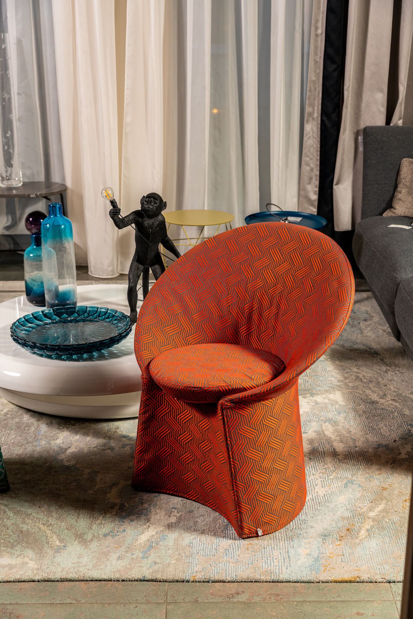 Flou Кресло Remy Sun Diego Pumpkin 530 от Flou — в интерьере