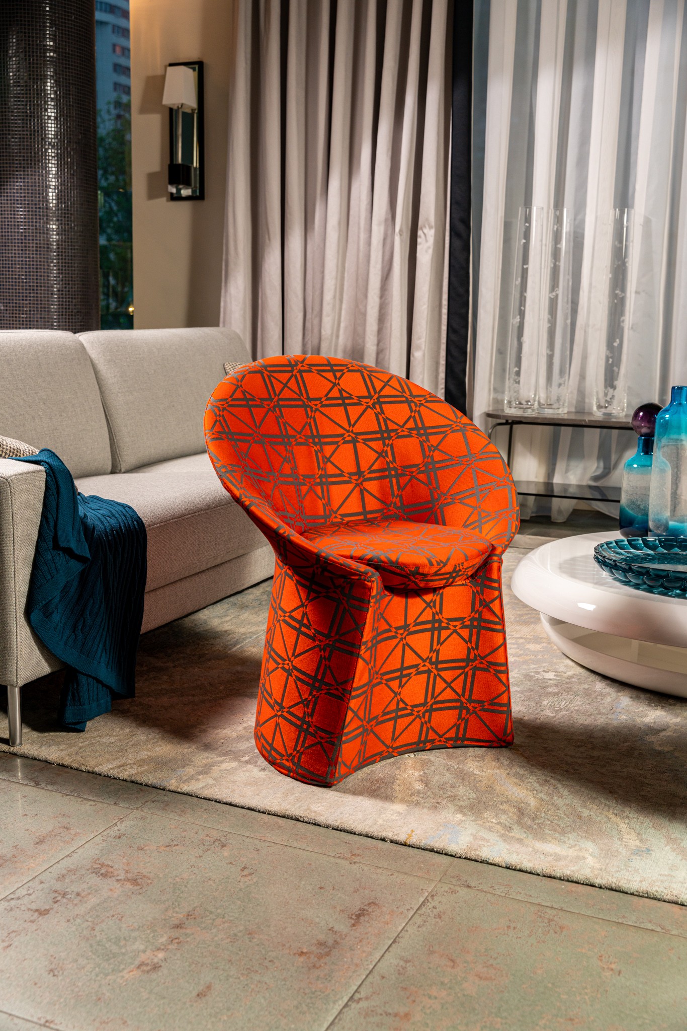 Flou Кресло Remy Las Vegas Pumpkin 526 от Flou — в интерьере