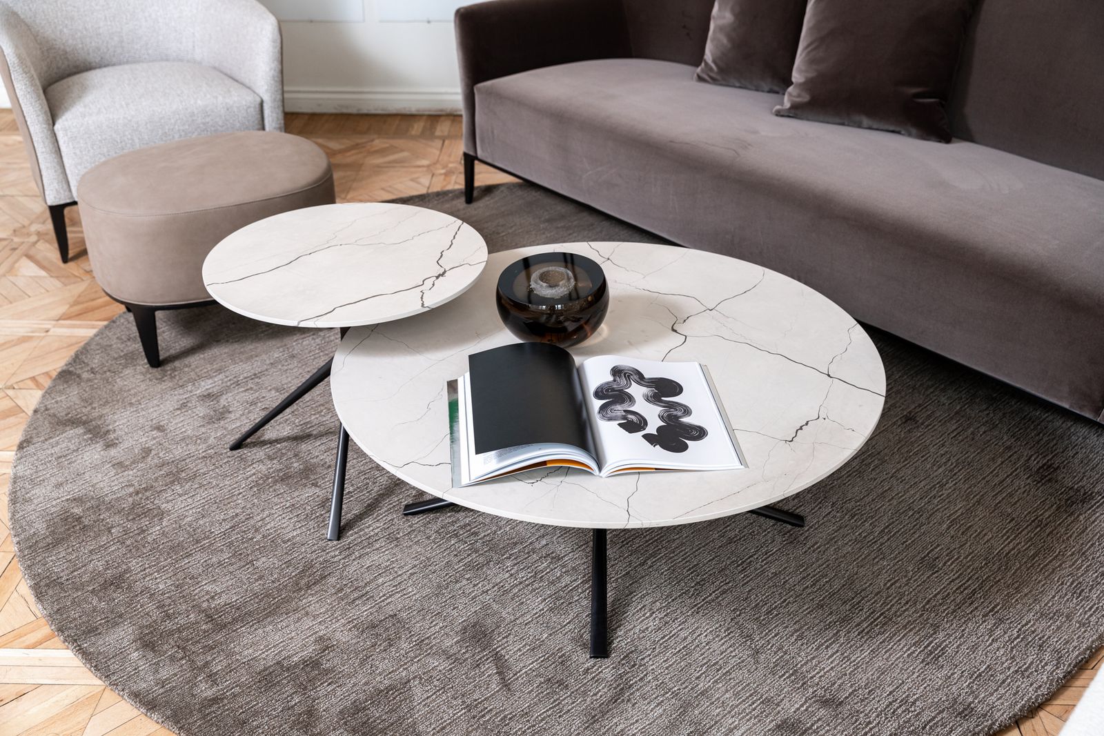 Poliform Журнальный столик Mondrian 80*80*48 от Poliform — в интерьере
