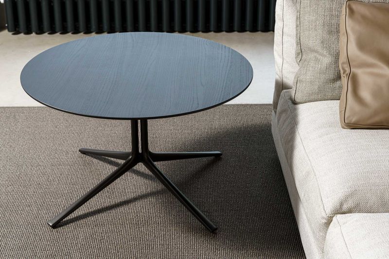 Poliform Журнальный столик Mondrian 80*80*48 от Poliform — в интерьере