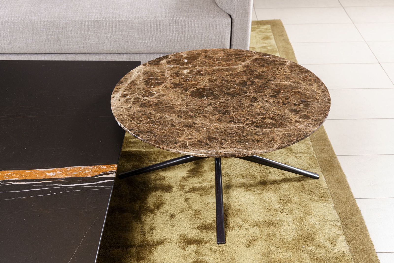Poliform Журнальный столик Mondrian 80 emperador dark от Poliform — в интерьере