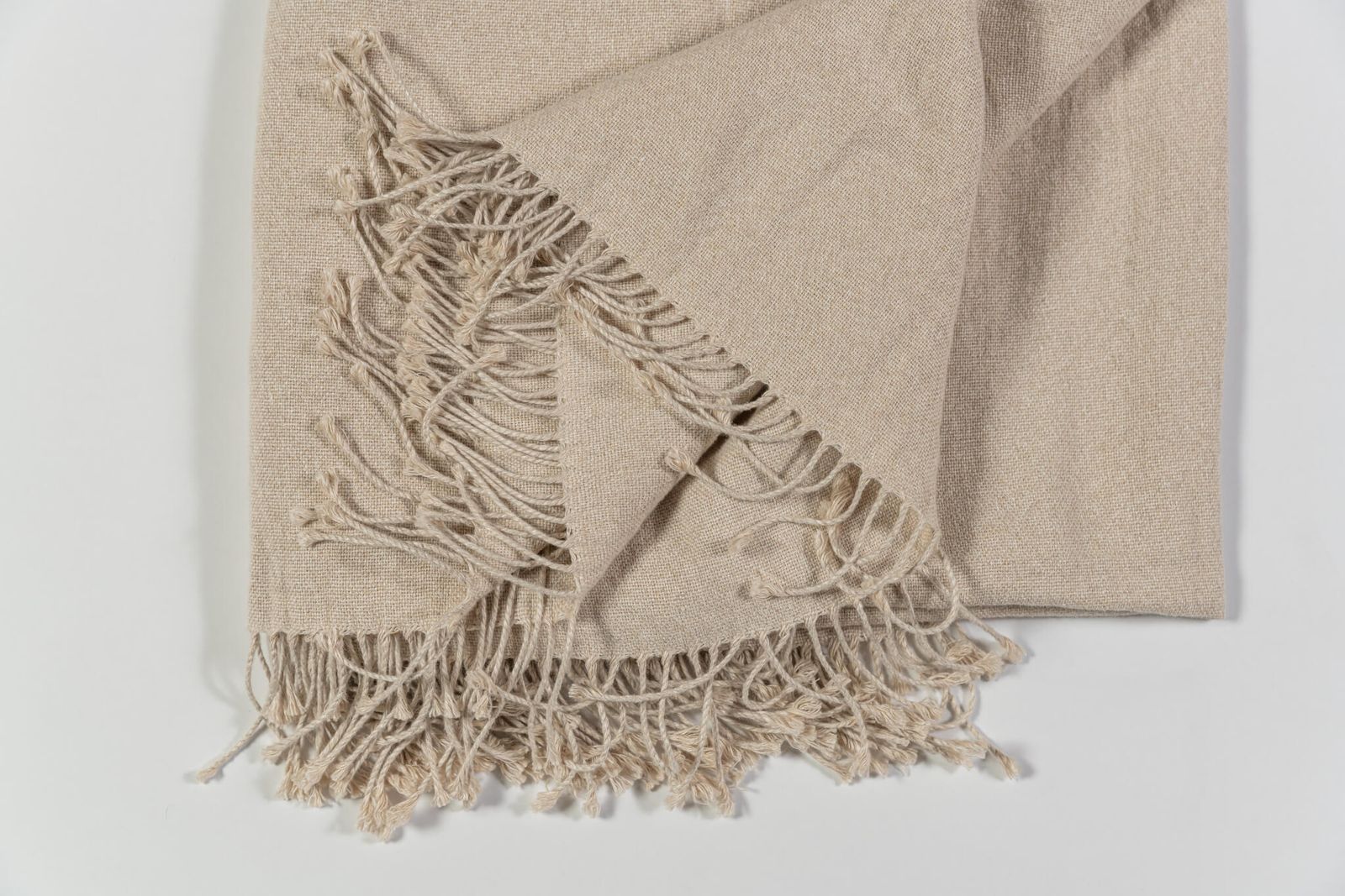 Flou Плед Fleece Powder от Flou — в интерьере