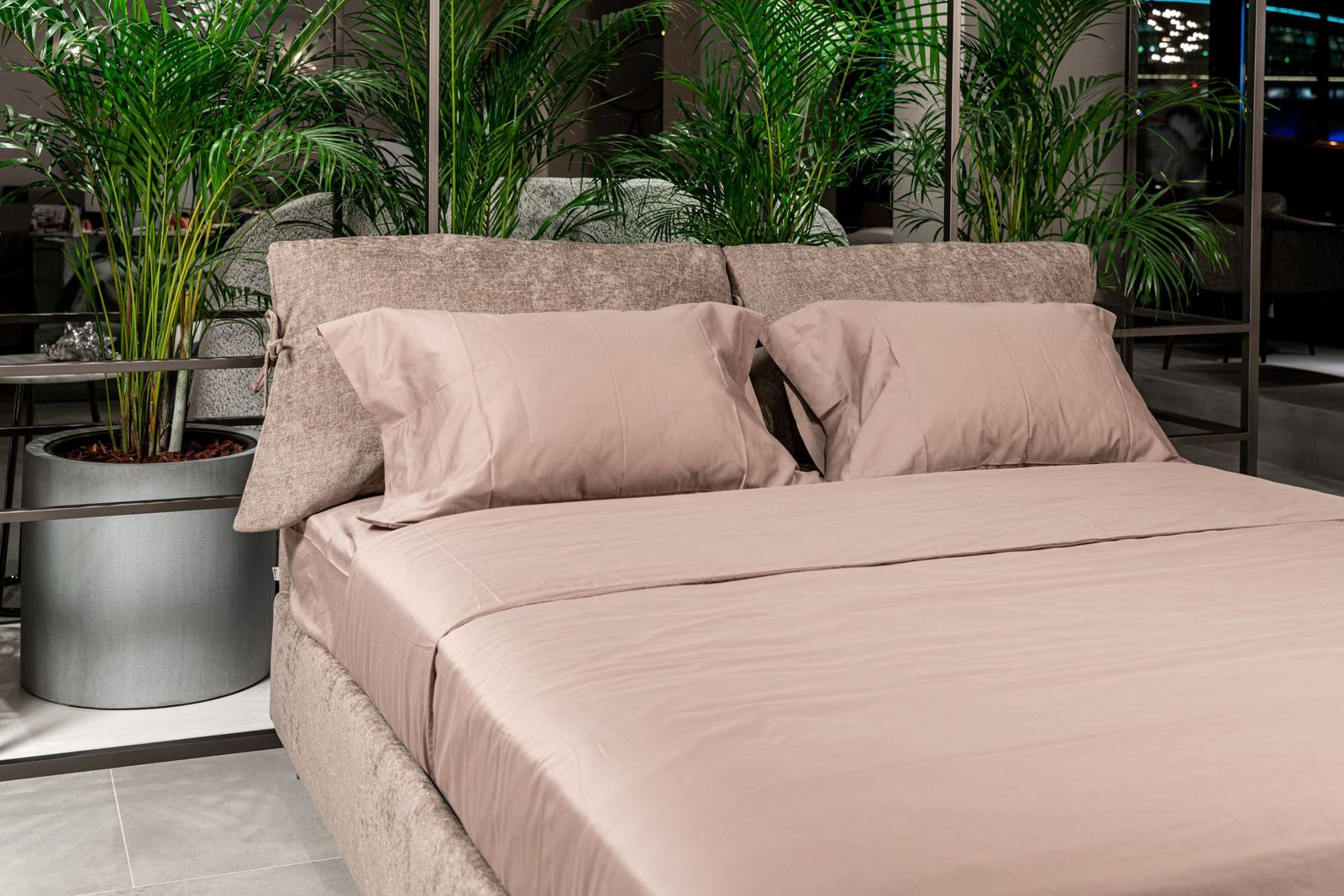 Flou Кровать Nathalie Porter Milk от Flou — в интерьере
